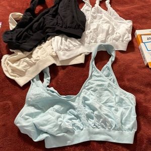 Soft sport bras. 2XL total of 4